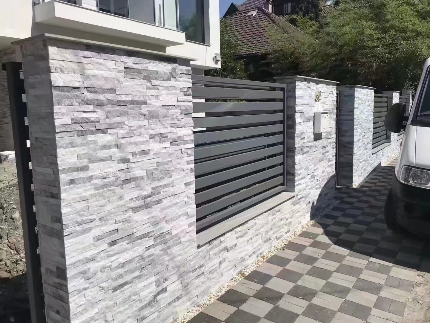 Outside wall cladding gray quartz thinner panel Featured Image